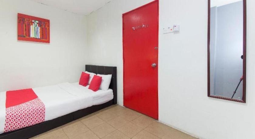 Hotel Oyo 304 Zero Hour 3*