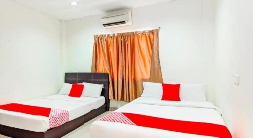 Oyo 304 Zero Hour Hotel 3*